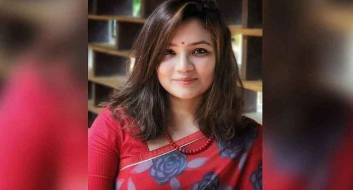 ছবি বিকৃতির অভিযোগে চারজনকে আসামি করে মামলা করলেন ঢাবি শিক্ষিকা মোনামি